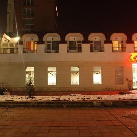 Hotel Ogosta Montana Bagian luar foto